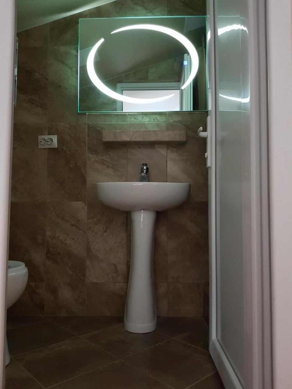 Meridian Κουτάισι Εξωτερικό φωτογραφία
